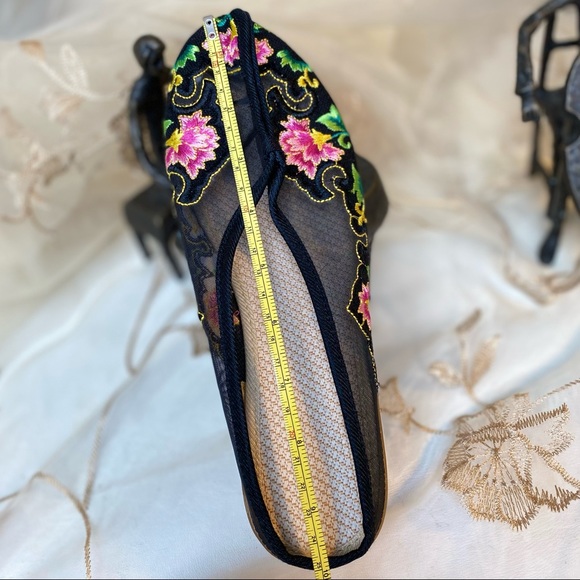 Slip On Sandal w/ floral Asian style embroidery. MM/CN/KR Sz 250 US/CA 7.5-8.5? - Picture 3 of 11